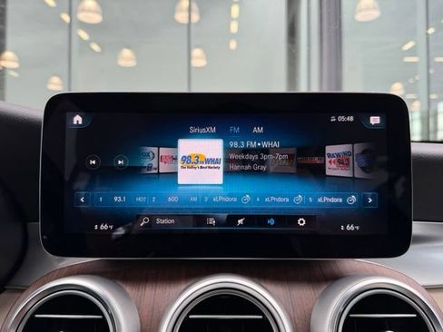 Used 2022 Mercedes-Benz GLC 300 4MATIC image 21