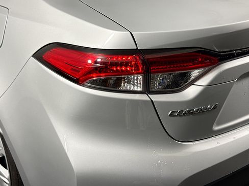 Used 2024 Toyota Corolla LE FWD image 35