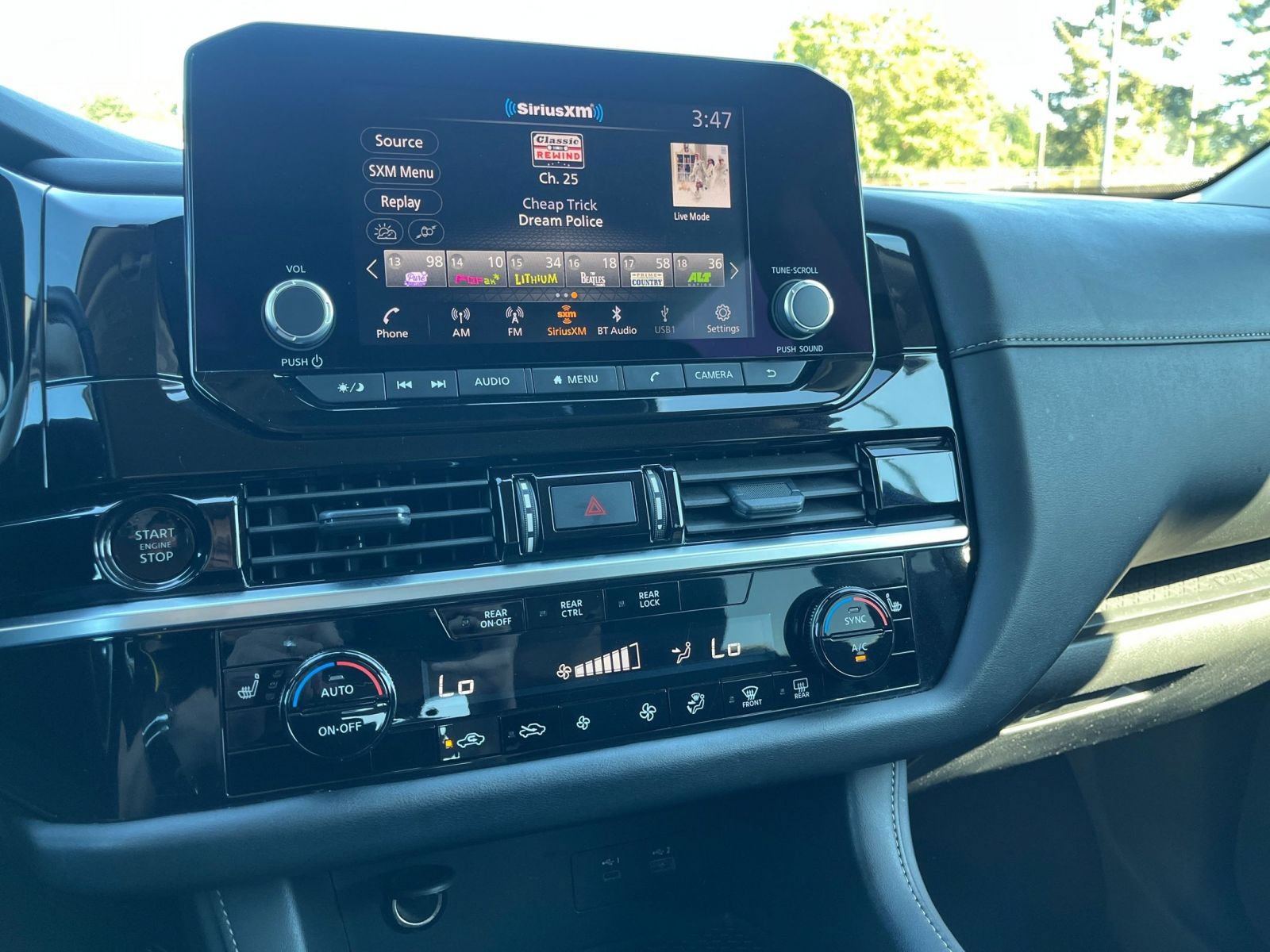 Used 2025 Nissan Pathfinder SV AWD/4WD image 19