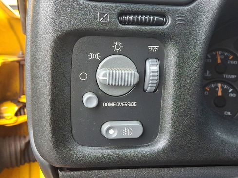 Used 2003 Chevrolet S10 Pickup LS w/ LS Preferred Equipment Group image 17