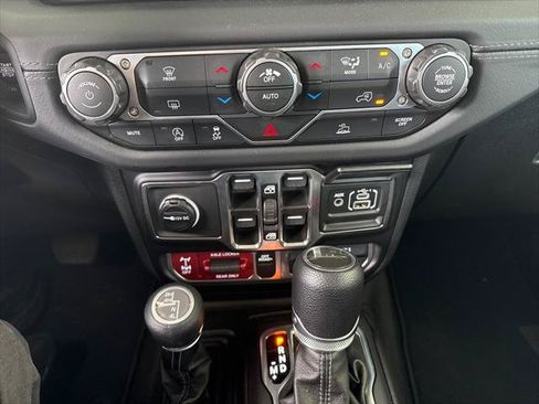 Used 2026 Jeep Gladiator Mojave AWD/4WD image 23