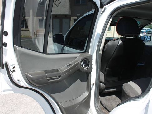 Used 2006 Nissan Xterra S AWD/4WD image 23