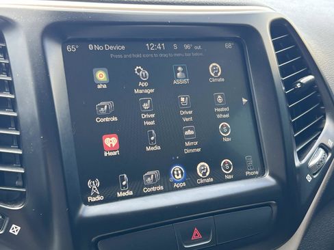 Used 2017 Jeep Cherokee Limited w/ Luxury Group image 12