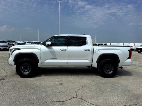 Used 2022 Toyota Tundra Limited AWD/4WD image 9