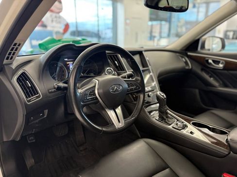 Used 2019 INFINITI Q50 Luxe w/ Essential Package (3.0T Luxe) image 16