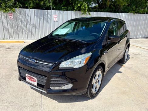 Used 2015 Ford Escape SE FWD image 1