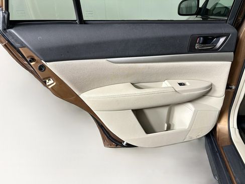 Used 2013 Subaru Outback 2.5i Premium w/ Popular Pkg 1B image 25