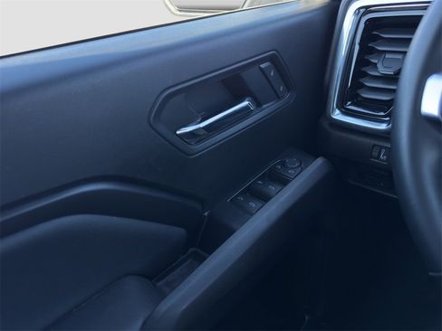 Used 2025 GMC Canyon Elevation image 26