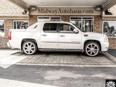 Used 2010 Cadillac Escalade EXT Luxury image 9