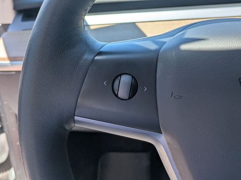 Used 2022 Tesla Model 3 Performance AWD/4WD image 17