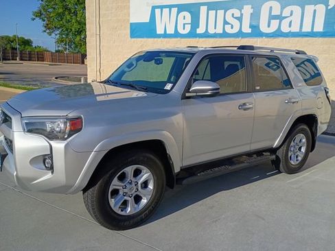 Used 2022 Toyota 4Runner SR5 Premium w/ Moonroof Package RWD image 3