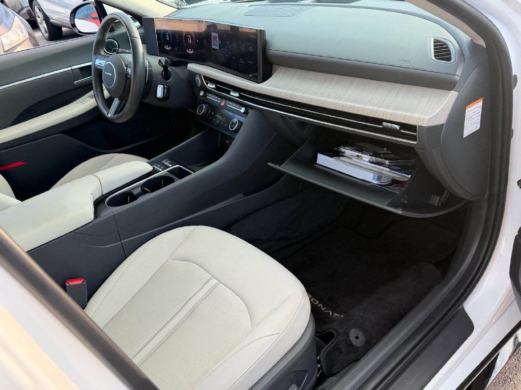 Used 2025 Hyundai Sonata SEL FWD image 16
