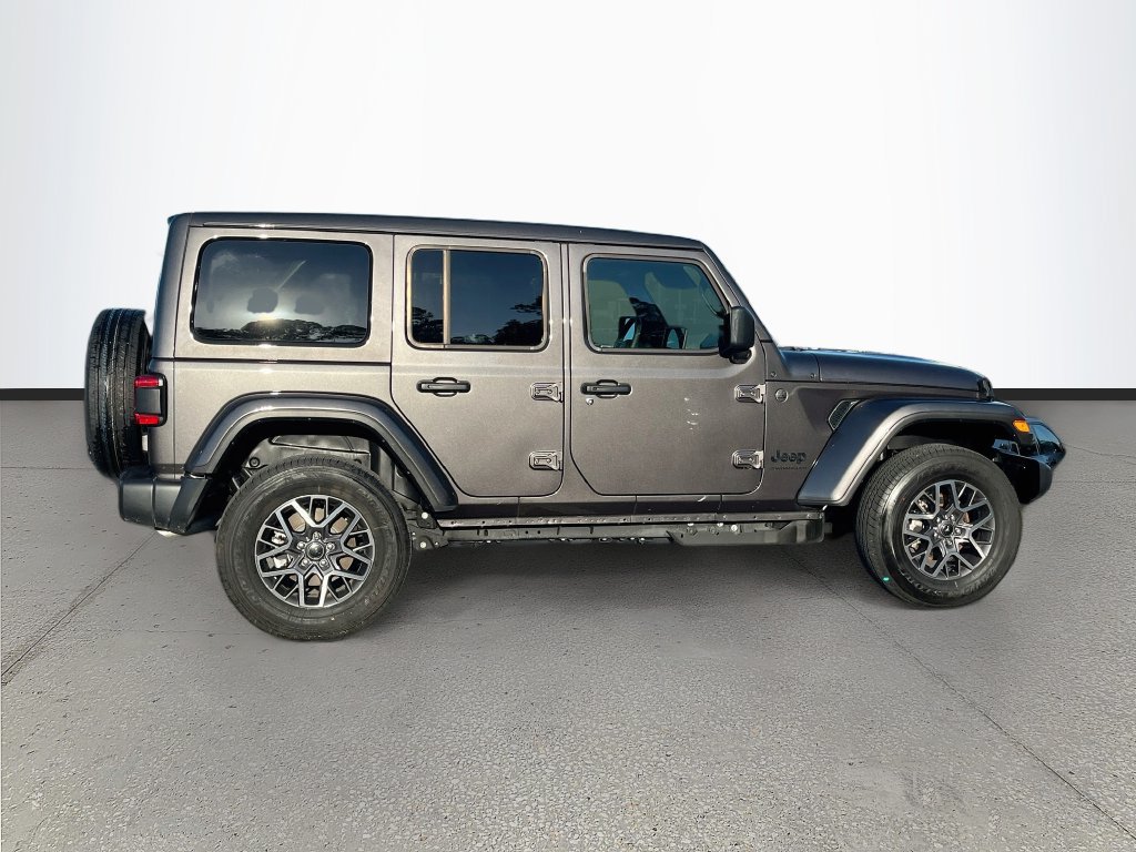 Used 2026 Jeep Wrangler Unlimited Sahara AWD/4WD image 8