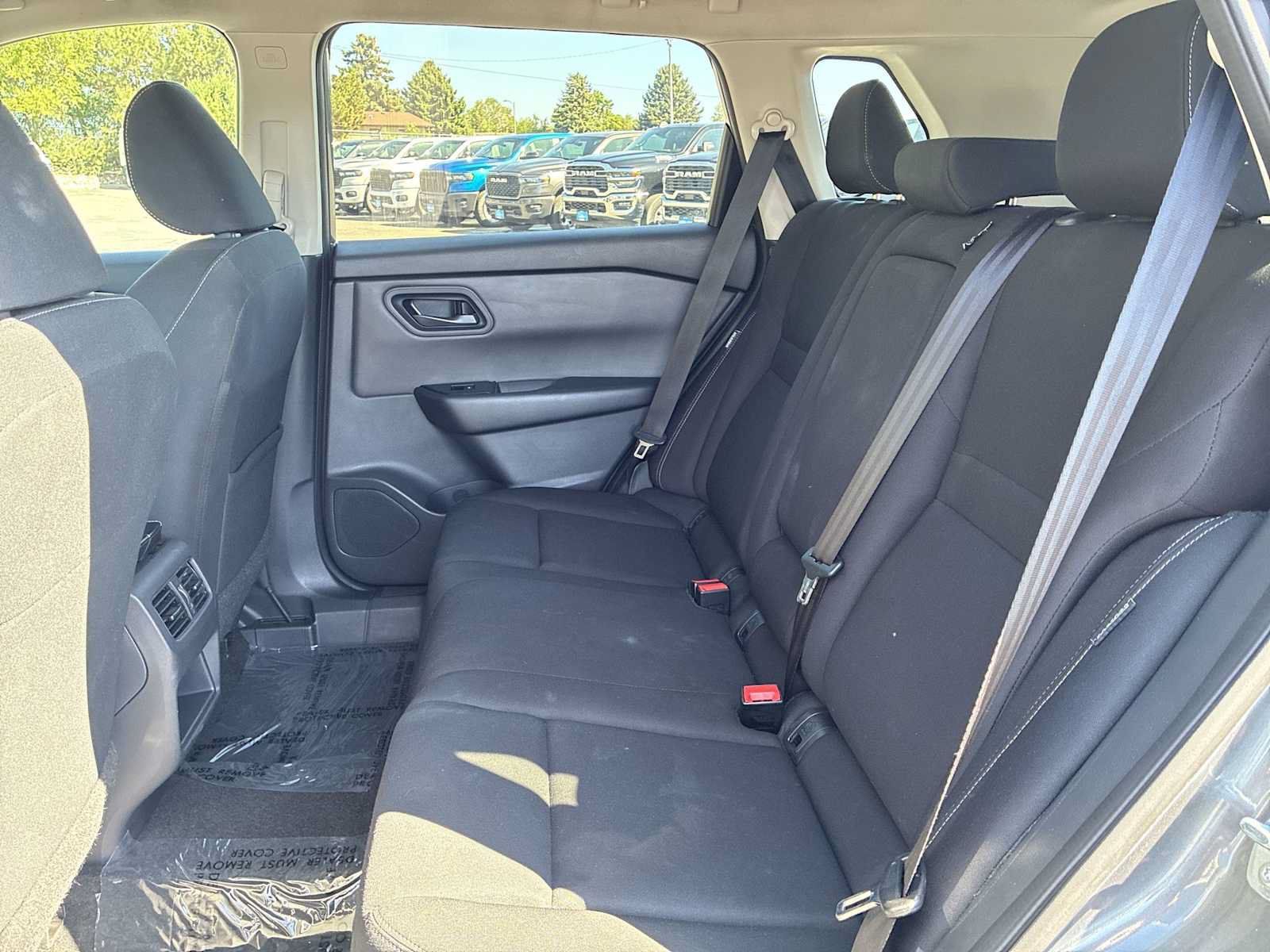 Used 2024 Nissan Rogue S AWD/4WD image 23