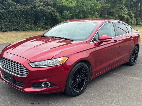 Used 2013 Ford Fusion SE FWD image 4