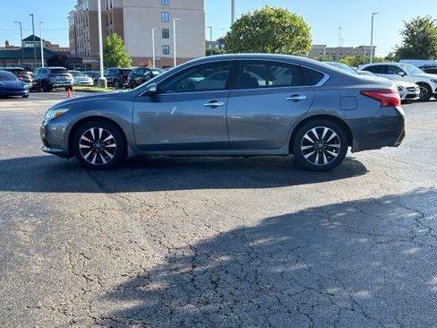 Used 2016 Nissan Altima 2.5 SV w/ Convenience Package FWD image 6
