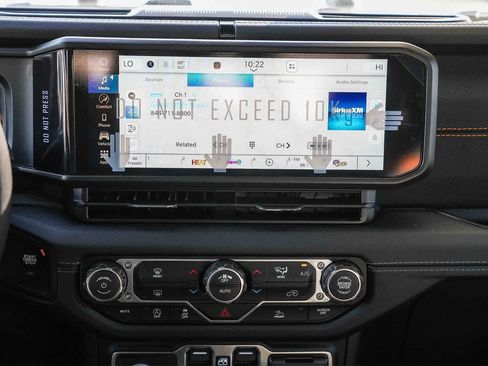 New 2026 Jeep Gladiator Mojave image 14