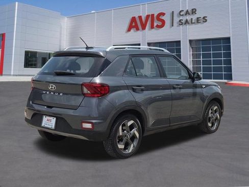 Used 2025 Hyundai Venue SEL FWD image 6