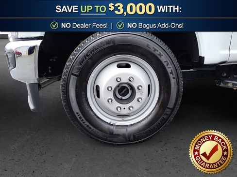 Used 2025 Ford F350 XL w/ XL Chrome Package image 13