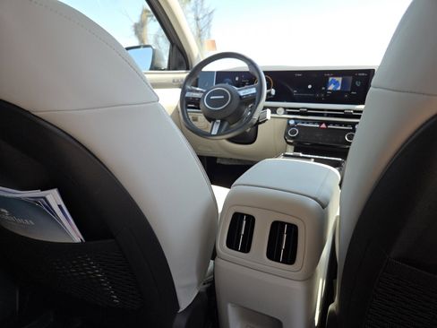 Used 2025 Hyundai Tucson Limited image 31