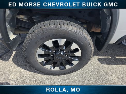 Used 2020 Chevrolet Silverado 2500 Custom w/ Custom Value Package AWD/4WD image 12