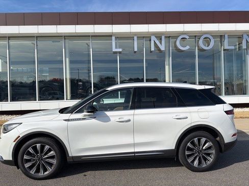 Used 2021 Lincoln Corsair Reserve w/ Elements Package image 2