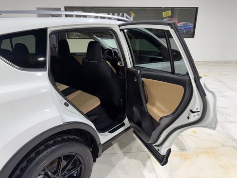 Used 2017 Toyota RAV4 XLE image 15