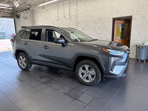 Certified 2025 Toyota RAV4 LE AWD/4WD image 1
