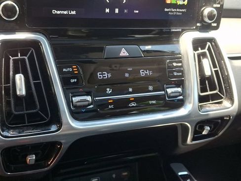 Certified 2023 Kia Sorento SX FWD image 18