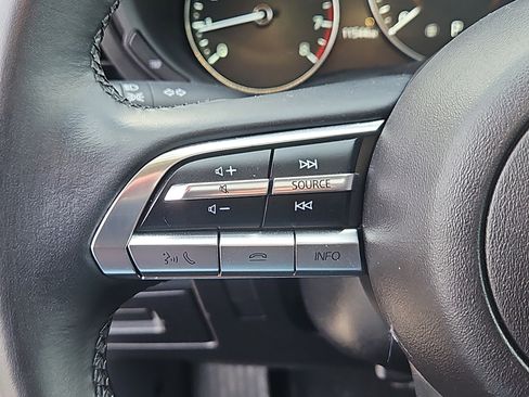 Used 2021 MAZDA MAZDA3 s image 16