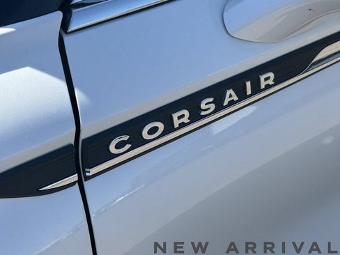 Used 2024 Lincoln Corsair FWD w/ Rear Removable Package Tray image 7