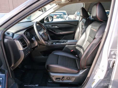 Used 2026 Nissan Rogue SV AWD/4WD image 19