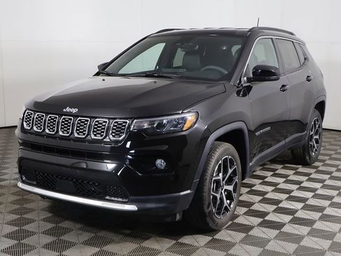 Used 2025 Jeep Compass Limited AWD/4WD image 7