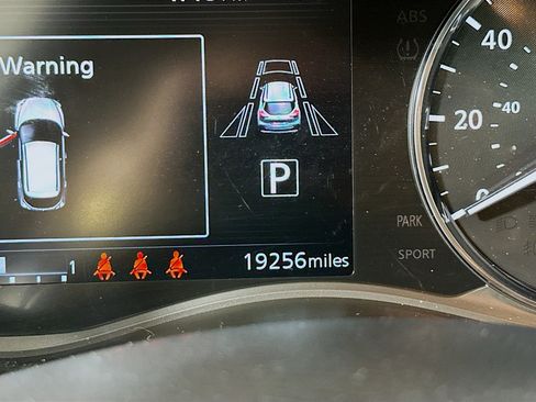 Used 2024 Nissan Kicks SV FWD image 18