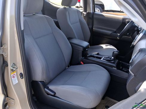 Used 2019 Toyota Tacoma SR5 RWD image 12