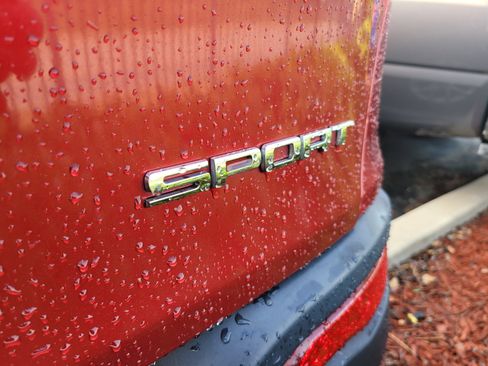 Used 2015 Jeep Cherokee Sport w/ Sport Appearance Group image 6