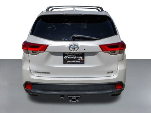 Used 2018 Toyota Highlander XLE image 56