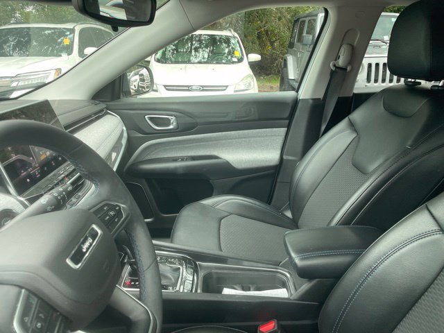 Used 2022 Jeep Compass Latitude FWD image 9