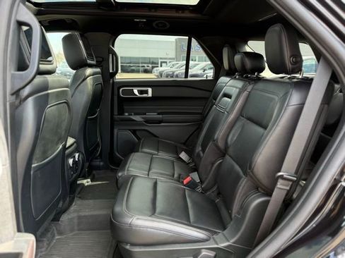 Used 2020 Ford Explorer XLT w/ Equipment Group 202A image 16