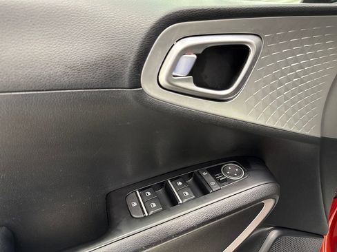 Used 2024 Kia Soul LX w/ Option Group 015 FWD image 13