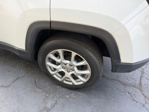 Used 2022 Jeep Compass Latitude w/ Sun and Sound Group image 6