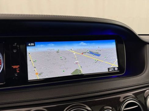 Used 2017 Mercedes-Benz S 550 4MATIC Sedan image 23