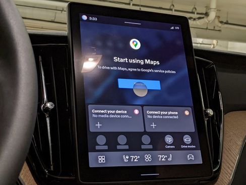 New 2026 Volvo XC60 B5 Plus w/ Climate Package image 16