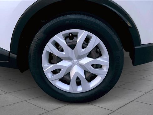 Used 2021 Toyota C-HR LE image 10