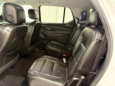 Used 2021 Chevrolet Traverse RS image 19