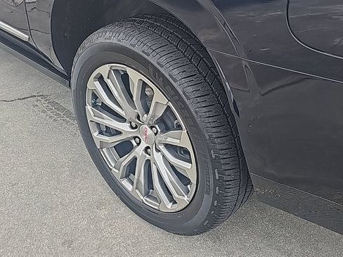 Used 2022 GMC Yukon XL Denali w/ Denali Ultimate Package AWD/4WD image 12