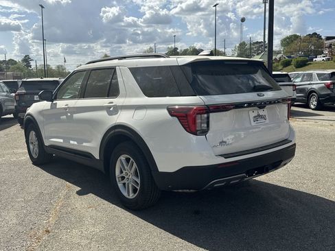 New 2026 Ford Explorer Active w/ Active Comfort Package RWD image 5