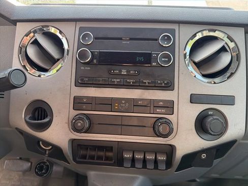 Used 2016 Ford F750 2WD Regular Cab Super Duty image 19