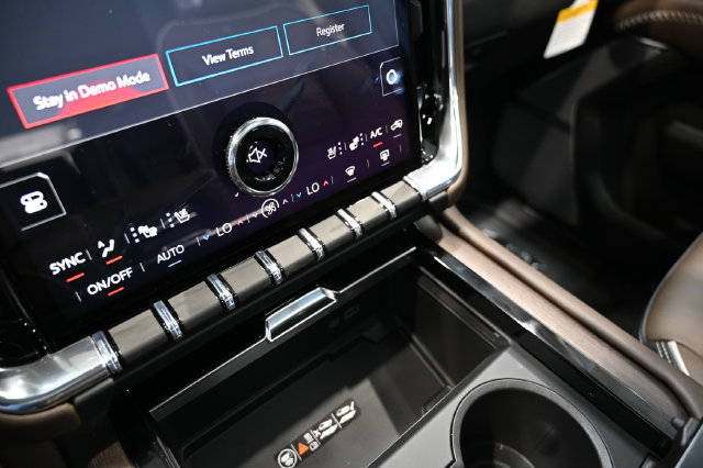 New 2026 GMC Yukon Denali Ultimate AWD/4WD image 24