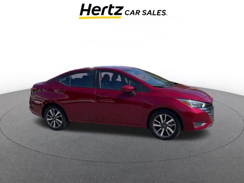 Used 2025 Nissan Versa SV image 1